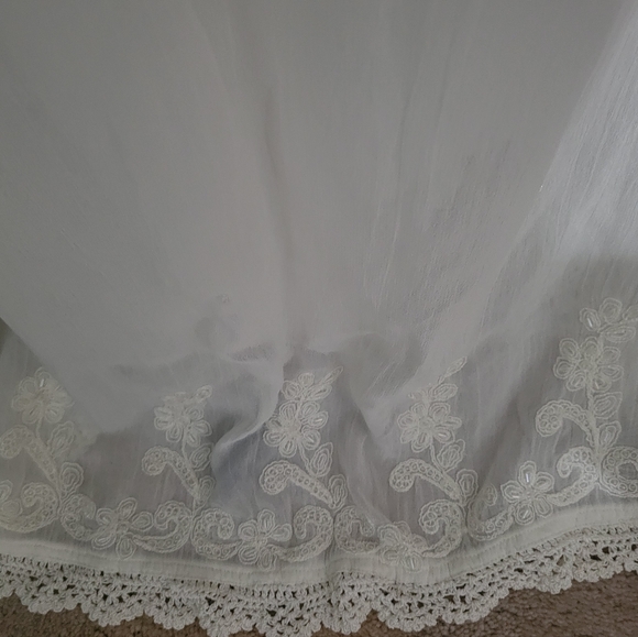 Beautiful Cream Dress - Picture 3 of 5